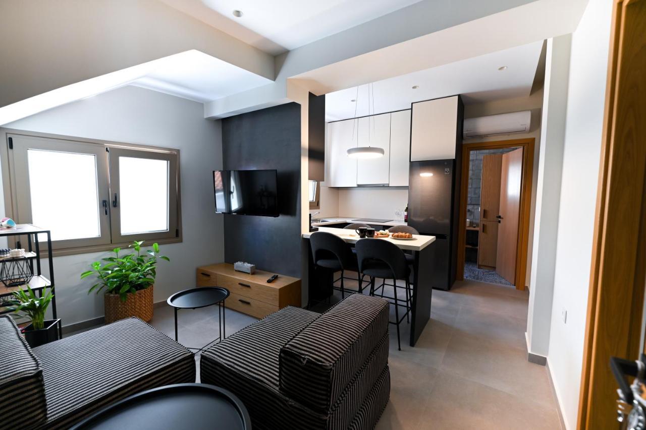 Eumorphia Studios & Apartments สเกียธอสทาวน์ ภายนอก รูปภาพ
