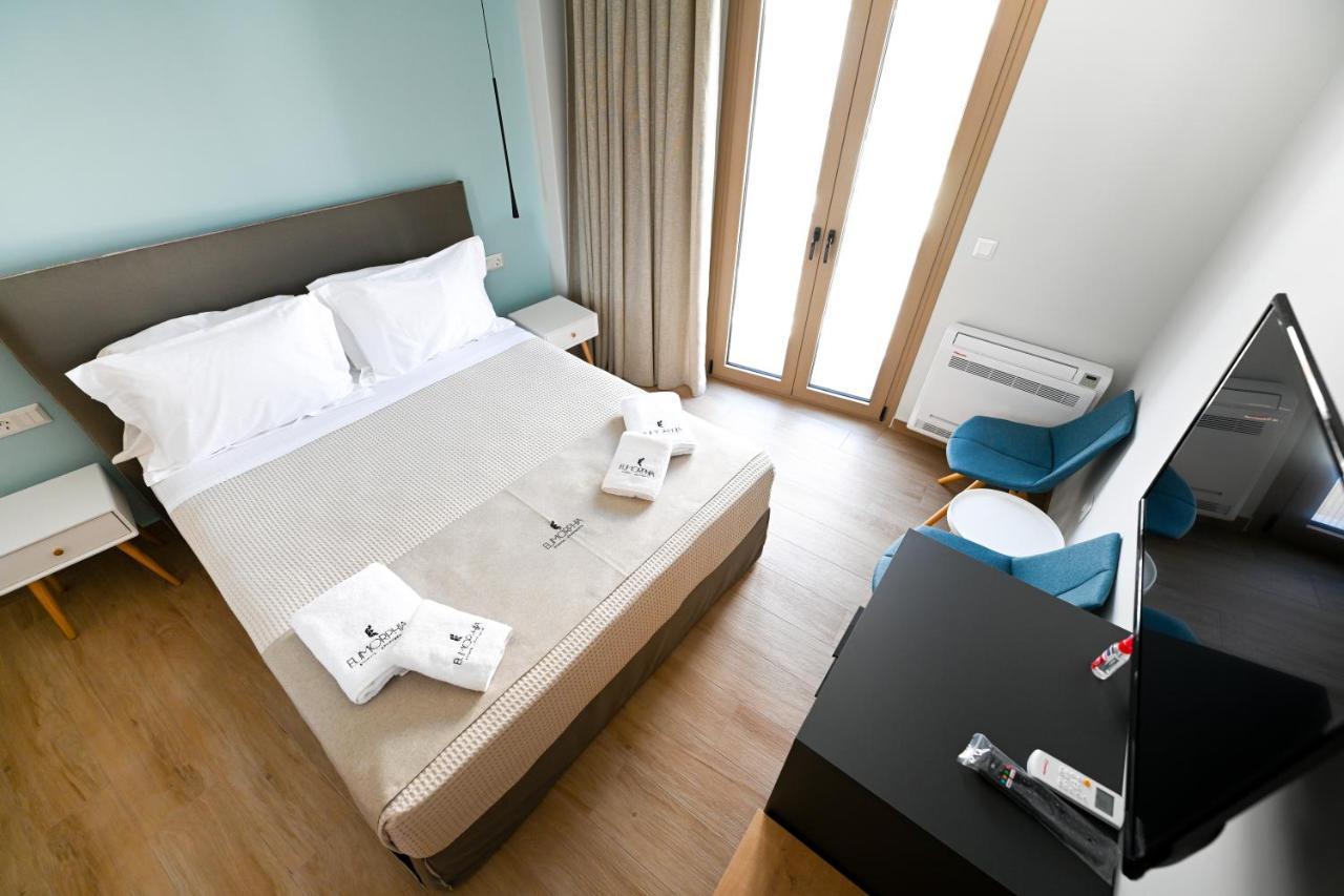 Eumorphia Studios & Apartments สเกียธอสทาวน์ ภายนอก รูปภาพ